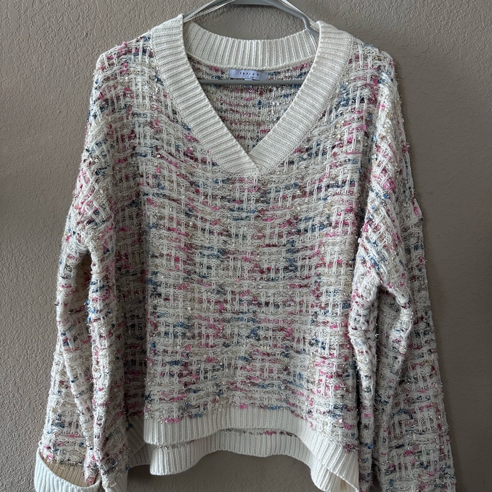 FAVLUX Cream Multicolor V-Neck Sweater